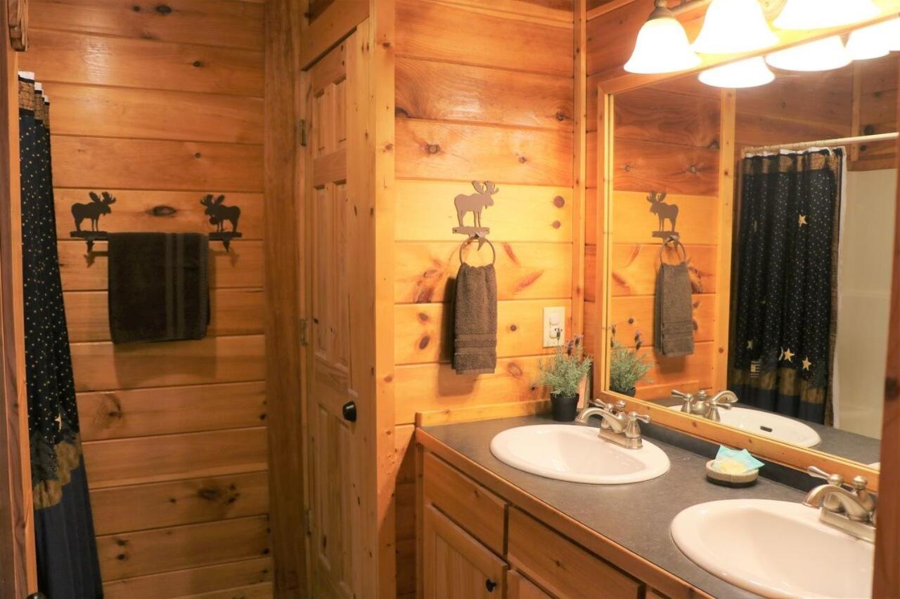 A Stone'S Throw Cabin Villa Pigeon Forge Ngoại thất bức ảnh