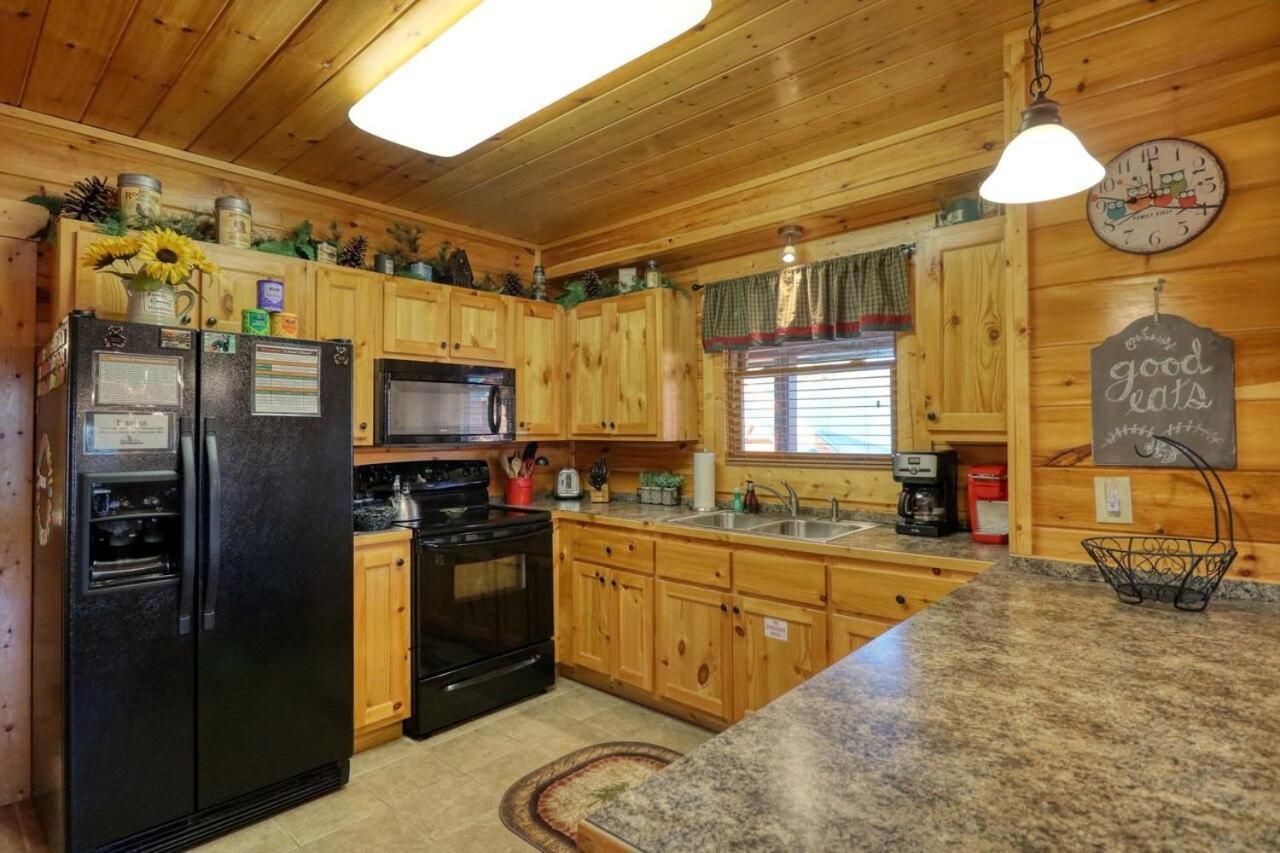 A Stone'S Throw Cabin Villa Pigeon Forge Ngoại thất bức ảnh