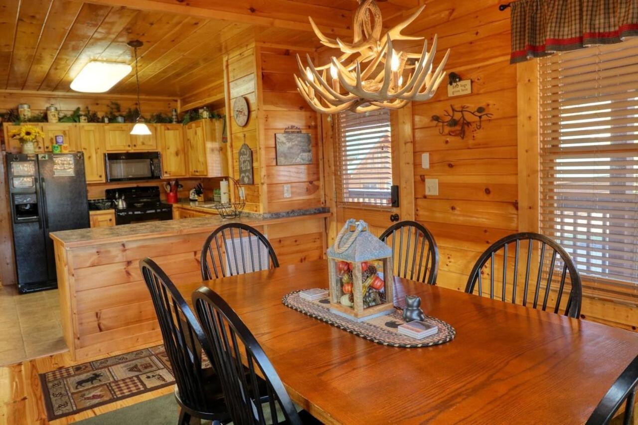 A Stone'S Throw Cabin Villa Pigeon Forge Ngoại thất bức ảnh